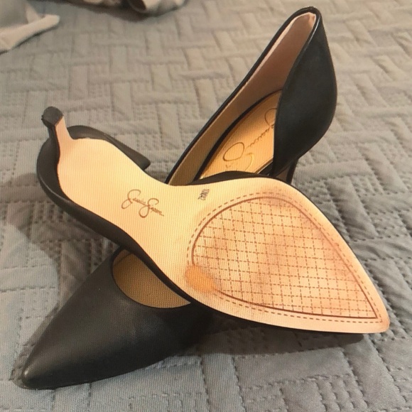 Jessica Simpson Classic Black Heels - Picture 2 of 3